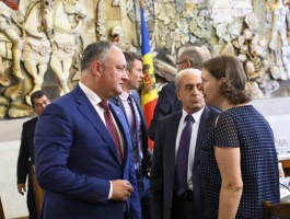 Președintele Igor Dodon s-a întîlnit cu ambasadorii acreditați în Republica Moldova