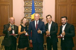 Участники коллектива «DoReDoS» получили государственные награды