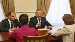 Президент Республики Молдова Игорь Додон провел встречу с новым Чрезвычайным и Полномочным Послом Федеративной Республики Германия в Республике Молдова Юлией Монар