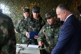 Comandantul Suprem al Forțelor Armate a fost prezent la exercițiul „Scutul de foc 2017”, de la Baza Militară de la Bulboaca
