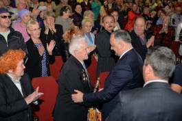 По случаю Международного дня пожилых людей Президент встретился с пожилыми людьми