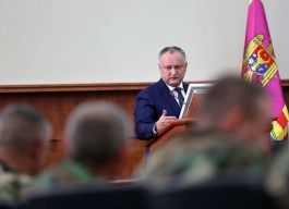 Igor Dodon will initiate return of the social package for servicemen