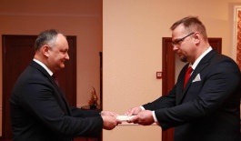 Președintele Igor Dodon a primit scrisorile de acreditare din partea ambasadorilor Ungariei,Republicii Polone și Republicii Malta, cu reședința la Varșovia