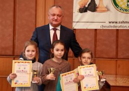 Igor Dodon a participat la ceremonia de premiere a învingătorilor Festivalului Internațional de Șah „Toamna Moldovei”