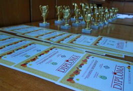 Игорь Додон принял участие в церемонии награждения победителей Международного шахматного фестиваля «Toamna Moldovei» («Осень Молдовы»)  