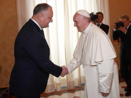 Moldovan President Igor Dodon had a meeting with the Sovereign Pontiff, His Holiness Pope Francis