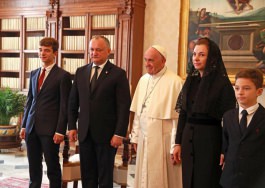 Президент Республики Молдова Игорь Додон провел встречу с главой Католической церкви Святейшим Папой Римским Франциском