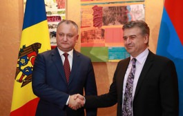 Igor Dodon a avut o întrevedere cu prim-ministrul Armeniei, Karen Karapetian
