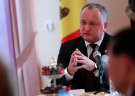 Президент страны провел встречу с послами зарубежных стран, аккредитованными в Республике Молдова, с резиденцией в Москве.