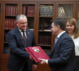 Președintele țării, Igor Dodon a avut o întrevedere cu guvernatorul regiunii Moscova, Andrei Vorobiov