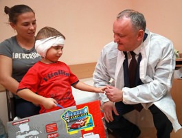 Cuplul prezidențial a efectuat o vizită la  Institutul Mamei și Copilului, Clinica Emilian Coțaga