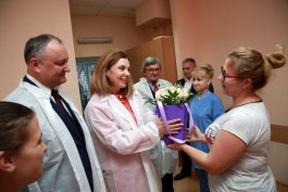 Cuplul prezidențial a efectuat o vizită la  Institutul Mamei și Copilului, Clinica Emilian Coțaga