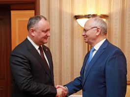 Президент страны Игорь Додон провел встречу с Послом Российской Федерации в Республике Молдова Фаритом Мухаметшиным
