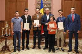 Несколько молдавских мотогонщиков были удостоены Почетной грамоты Президента Республики Молдова