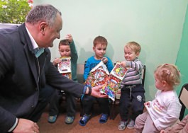  Игорь Додон посетил детские садики сел Вэдень и Воловица, Сорокского района 