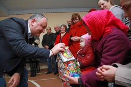 Igor Dodon a vizitat grădinițele de copii din satele Vădeni și Volovița, raionul Soroca