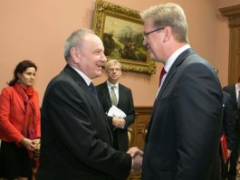 President Nicolae Timofti met the European Commissioner for Enlargement and European Neighbourhood Policy Štefan Füle