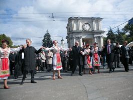 Președintele Nicolae Timofti a participat la manifestațiile dedicate Zilei Naționale a Vinului