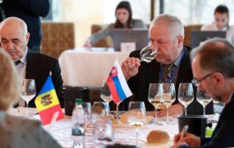 Глава государства принял участие в Международной специализированной выставке вин «Expovin Moldova-2018»