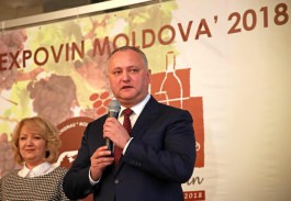 Igor Dodon visited the exhibition "Expovin Moldova-2018"