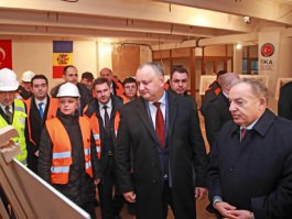 Президент Республики Молдова вместе с бывшим Послом Республики Турция дали старт работам по ремонту и восстановлению здания Президентуры