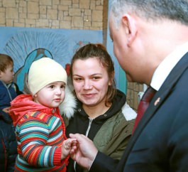 Президент Игорь Додон посетил два дошкольных учреждения Кагульского района