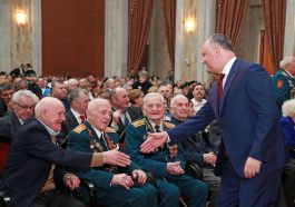 Игорь Додон принял участие в праздничном мероприятии в честь Дня ветеранов вооружённых сил и органов правопорядка