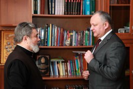 Президент Игорь Додон провел встречу с епископом Бельцким и Фалештским Маркеллом