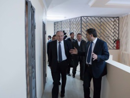 Președintele Nicolae Timofti a vizitat Judecătoria Botanica din Chișinău