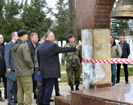 Президент Игорь Додон посетил кишиневский Мемориальный комплекс «Вечность»