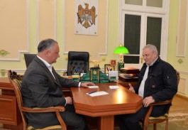 Președintele Igor Dodon a avut o întrevedere cu președintele diasporei moldovenești din orașul Sankt Petersburg