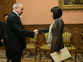 Nicolae Timofti met the Vietnamese Ambassador Ho Dac Minh Nguyet