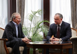 Șeful statului, Igor Dodon, a avut o întrevedere cu copreşedintele Organizaţiei Obşteşti Ruse „Delovaia Rossia”, Andrei Nazarov