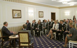 Președintele Republicii Moldova a avut o întrevedere cu un grup de participanți la cursul Colegiului Regal de Studii de Apărare