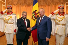 Президент Молдовы принял верительные грамоты трех послов