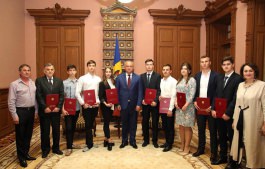 Группа учеников и студентов удостоились Почетного диплома Президента Республики Молдова