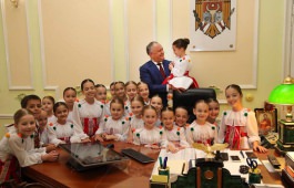 Formația Teatrului Muzical-Coregrafic ”Bravissimo Dance Group” a primit Diploma de Onoare a Președintelui Republicii Moldova