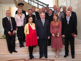 Președintele Nicolae Timofti a acordat distincții de stat unui grup de cetățeni