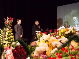 Președintele Nicolae Timofti a participat la funeraliile regizorului de teatru Titus Jucov