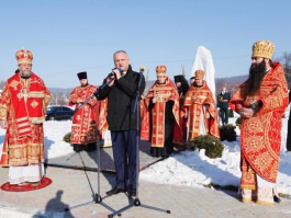 Игорь и Галина Додон посетили Свято-Успенский монастырь в селе Кэприяна