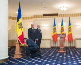 Igor Dodon a semnat decretul de numire a domnului Ion Chicu în funcția de ministru al Finanțelor