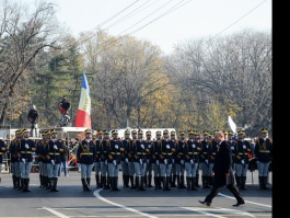 Președintele Republicii Moldova, Nicolae Timofti, a participat la parada militară consacrată Zilei Naționale a României