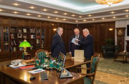 Игорь Додон провел встречу с двумя экс-президентами Молдовы