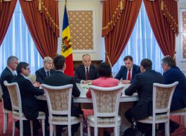 Președintele Republicii Moldova a demarat discuțiile cu liderii PSRM, PDM și cei ai blocului ACUM