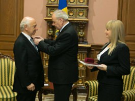 President awards „Order of Honour” to Belgian neurosurgeon