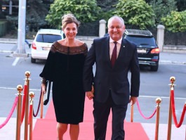Cuplul prezidențial a participat la ceremonia de închidere a Festivalului „TEFI-Sodrujestvo”