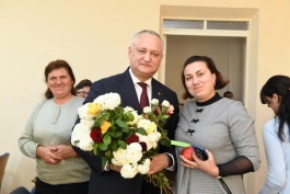 Igor Dodon a întreprins o vizită de lucru în satul său natal, Sadova