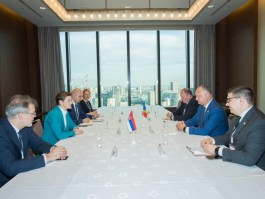 Президент Республики Молдова провел встречу с Премьер-министром Сербии