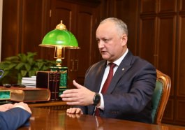 Президент провел встречу с мэром муниципия Кишинев