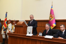 Игорь Додон представил нового Премьер-министра, Министра внутренних дел, Министра финансов и Министра обороны сотрудникам соответствующих учреждений